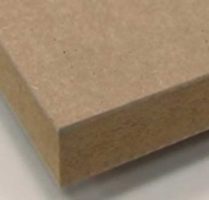 Plain and melamine-faced medium density fibreboards (MDF)